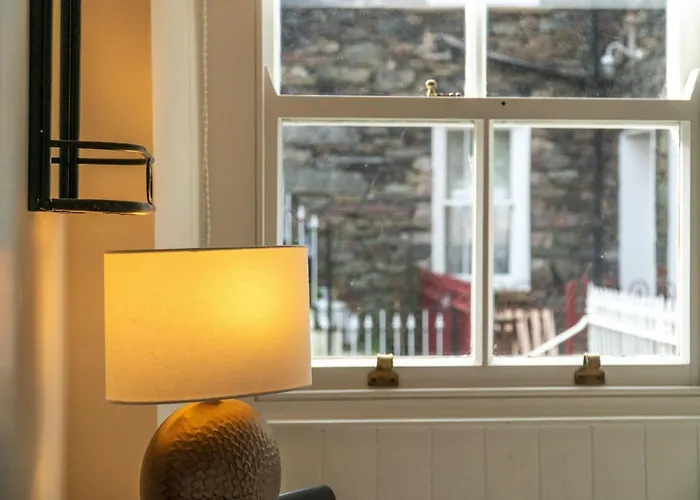 Nook - Gorgeous Decor